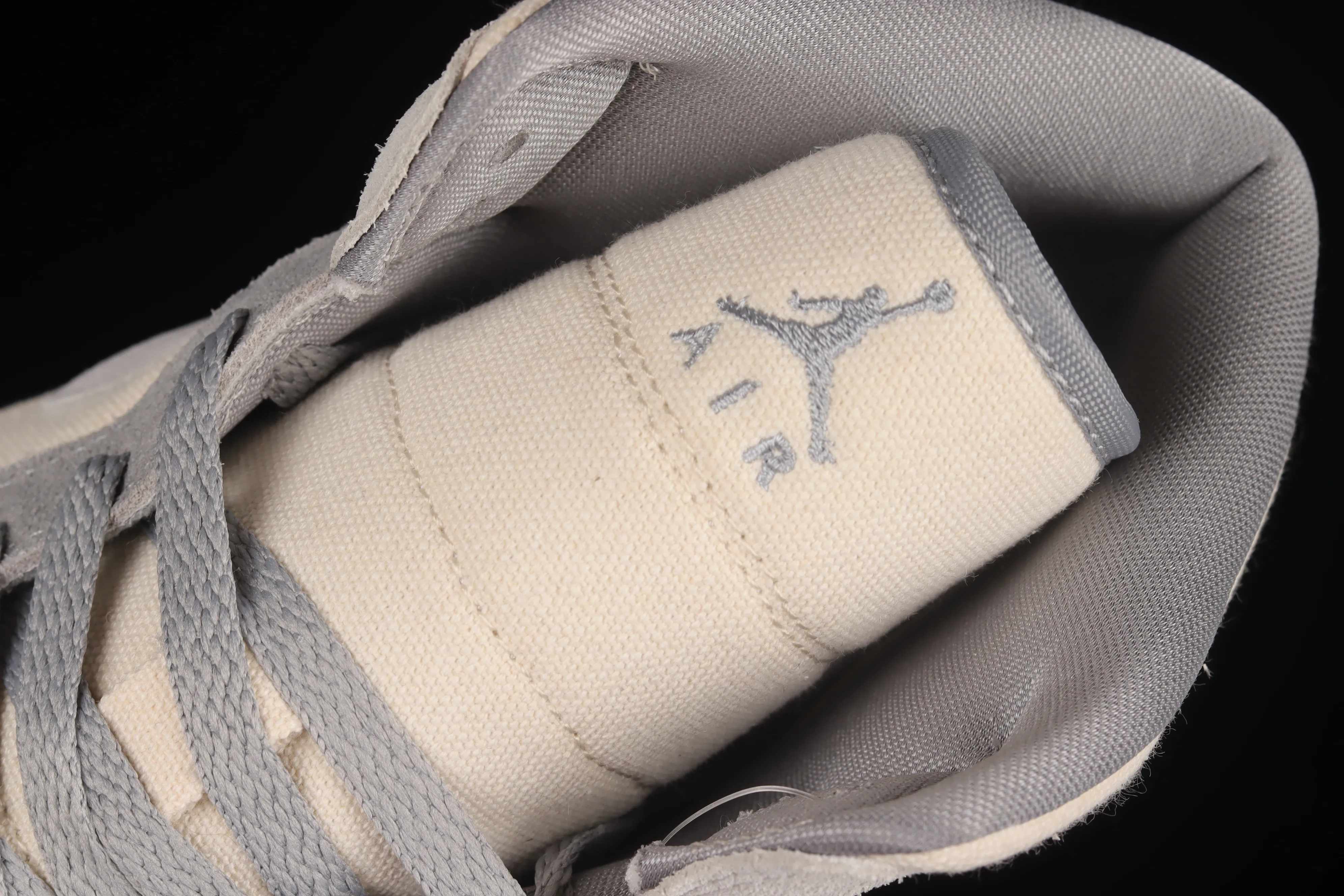 All categories Air Jordan Jordan series basketball shoes Air Jordan 1 Mid G version pure original Air Jordan 1 Mid AJ1 Joe 1 coconut milk color mid-top basketball shoes DN4281-100
